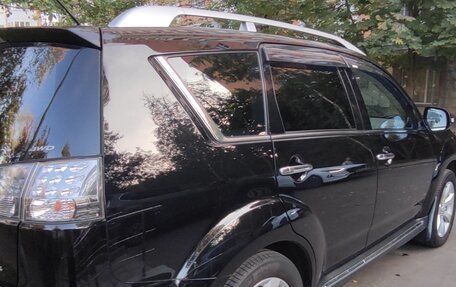 Mitsubishi Outlander III рестайлинг 3, 2010 год, 1 700 000 рублей, 10 фотография
