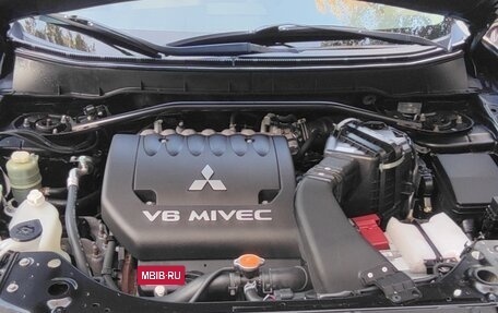 Mitsubishi Outlander III рестайлинг 3, 2010 год, 1 700 000 рублей, 3 фотография