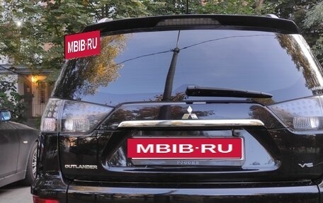 Mitsubishi Outlander III рестайлинг 3, 2010 год, 1 700 000 рублей, 2 фотография