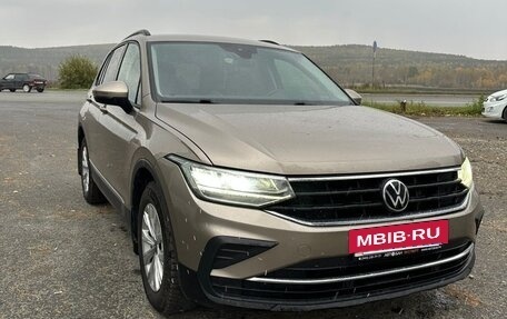 Volkswagen Tiguan II, 2021 год, 3 499 999 рублей, 3 фотография