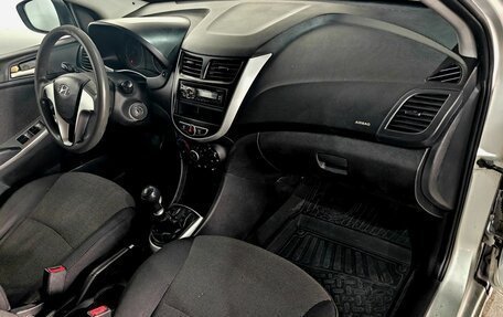 Hyundai Solaris II рестайлинг, 2011 год, 665 000 рублей, 11 фотография
