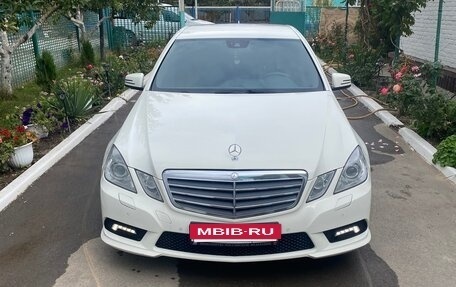 Mercedes-Benz E-Класс, 2010 год, 1 930 000 рублей, 2 фотография