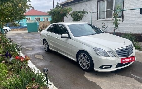 Mercedes-Benz E-Класс, 2010 год, 1 930 000 рублей, 3 фотография