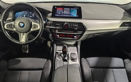 BMW 5 серия, 2018 год, 3 390 000 рублей, 11 фотография