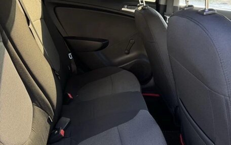 Hyundai Solaris II рестайлинг, 2011 год, 780 000 рублей, 12 фотография