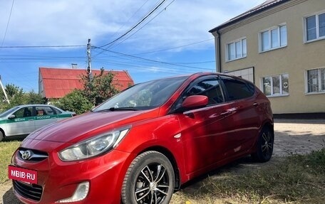 Hyundai Solaris II рестайлинг, 2011 год, 780 000 рублей, 2 фотография