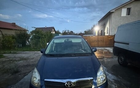 Toyota Corolla Verso I, 2002 год, 825 000 рублей, 1 фотография