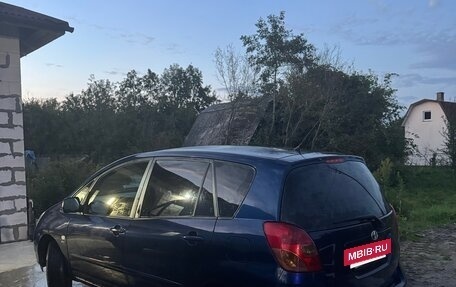 Toyota Corolla Verso I, 2002 год, 825 000 рублей, 3 фотография