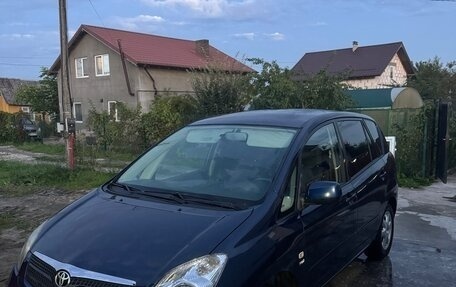 Toyota Corolla Verso I, 2002 год, 825 000 рублей, 4 фотография