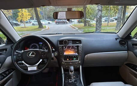 Lexus IS II рестайлинг 2, 2011 год, 1 900 000 рублей, 24 фотография