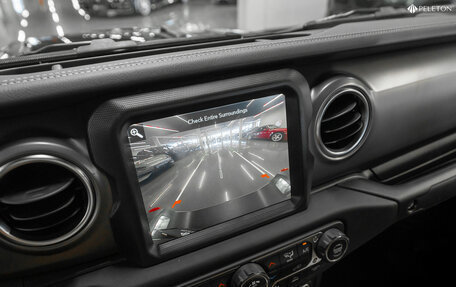 Jeep Gladiator, 2021 год, 7 400 000 рублей, 23 фотография