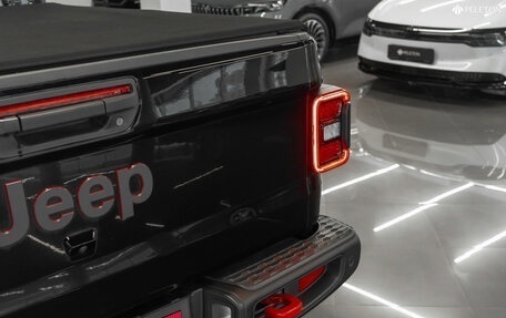 Jeep Gladiator, 2021 год, 7 400 000 рублей, 28 фотография