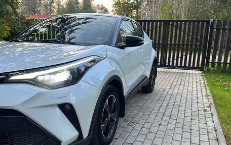 Toyota C-HR I рестайлинг, 2021 год, 2 999 999 рублей, 3 фотография