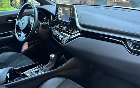 Toyota C-HR I рестайлинг, 2021 год, 2 999 999 рублей, 9 фотография