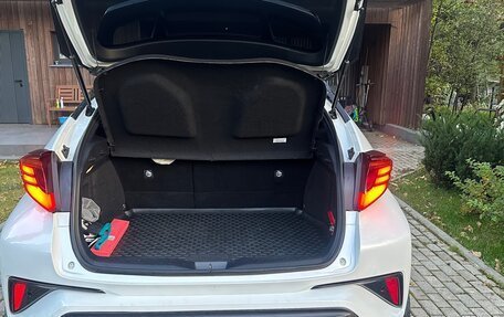 Toyota C-HR I рестайлинг, 2021 год, 2 999 999 рублей, 10 фотография