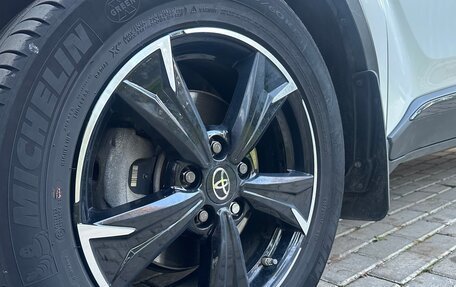 Toyota C-HR I рестайлинг, 2021 год, 2 999 999 рублей, 15 фотография