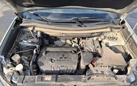 Mitsubishi Outlander III рестайлинг 3, 2019 год, 1 650 000 рублей, 8 фотография