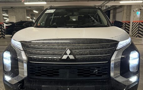 Mitsubishi Outlander, 2024 год, 4 300 000 рублей, 4 фотография