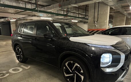 Mitsubishi Outlander, 2024 год, 4 300 000 рублей, 8 фотография