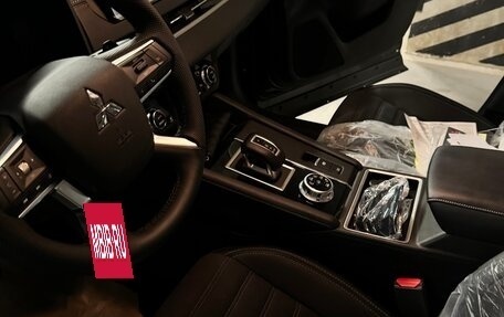 Mitsubishi Outlander, 2024 год, 4 300 000 рублей, 7 фотография