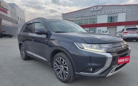 Mitsubishi Outlander III рестайлинг 3, 2022 год, 2 750 000 рублей, 5 фотография