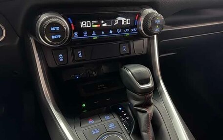 Toyota RAV4, 2021 год, 2 760 000 рублей, 18 фотография