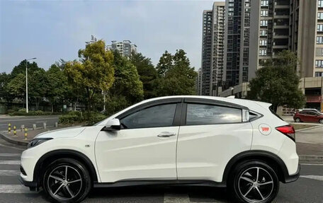Honda Vezel, 2022 год, 1 430 000 рублей, 4 фотография