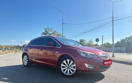 Opel Astra J, 2011 год, 780 000 рублей, 1 фотография