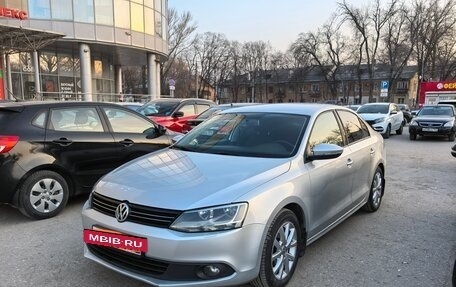 Volkswagen Jetta VI, 2012 год, 863 000 рублей, 3 фотография