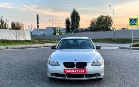 BMW 5 серия, 2003 год, 810 000 рублей, 3 фотография