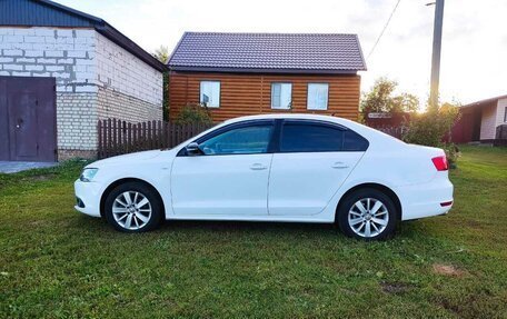 Volkswagen Jetta VI, 2013 год, 960 000 рублей, 2 фотография