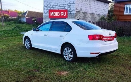 Volkswagen Jetta VI, 2013 год, 960 000 рублей, 3 фотография