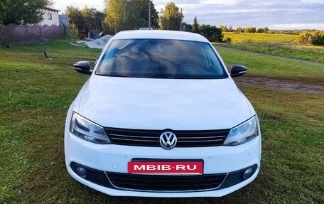 Volkswagen Jetta VI, 2013 год, 960 000 рублей, 8 фотография