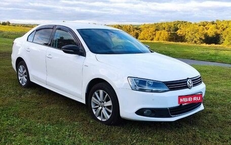 Volkswagen Jetta VI, 2013 год, 960 000 рублей, 5 фотография