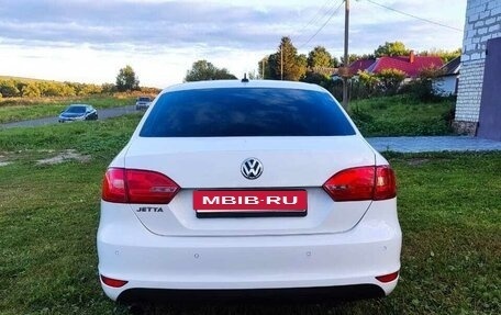 Volkswagen Jetta VI, 2013 год, 960 000 рублей, 4 фотография