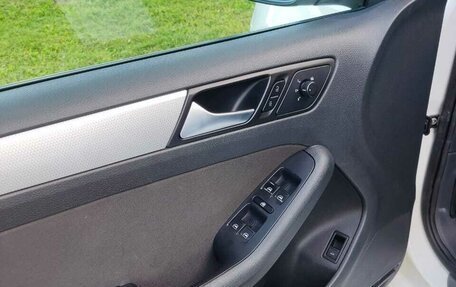 Volkswagen Jetta VI, 2013 год, 960 000 рублей, 15 фотография