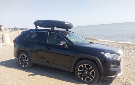 Toyota RAV4, 2020 год, 2 990 000 рублей, 3 фотография