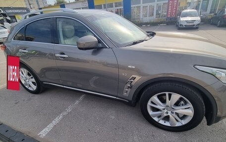 Infiniti QX70, 2016 год, 2 750 000 рублей, 8 фотография
