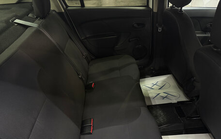 Renault Logan II, 2015 год, 650 000 рублей, 17 фотография