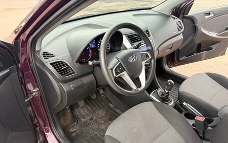 Hyundai Solaris II рестайлинг, 2012 год, 635 000 рублей, 18 фотография