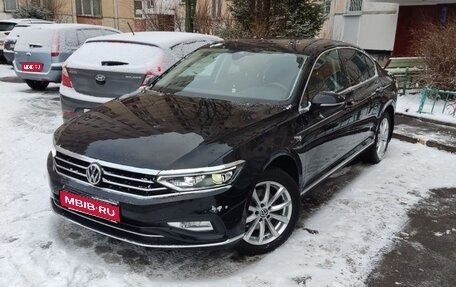 Volkswagen Passat B8 рестайлинг, 2020 год, 3 000 000 рублей, 1 фотография