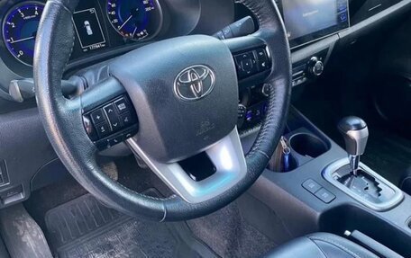 Toyota Hilux VIII, 2019 год, 3 820 000 рублей, 5 фотография