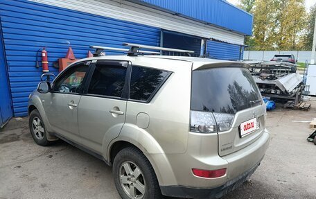 Mitsubishi Outlander III рестайлинг 3, 2006 год, 750 000 рублей, 9 фотография