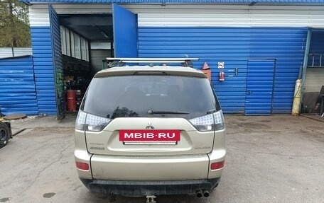 Mitsubishi Outlander III рестайлинг 3, 2006 год, 750 000 рублей, 10 фотография