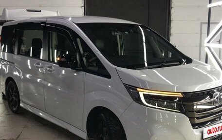 Honda Stepwgn IV, 2019 год, 1 980 000 рублей, 2 фотография