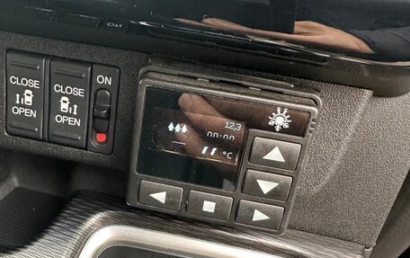 Honda Stepwgn IV, 2019 год, 1 980 000 рублей, 12 фотография