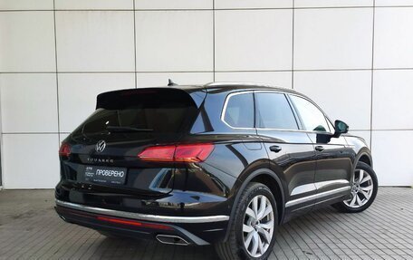 Volkswagen Touareg III, 2021 год, 5 900 000 рублей, 6 фотография