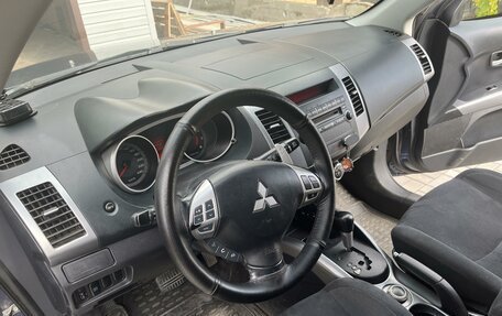 Mitsubishi Outlander III рестайлинг 3, 2007 год, 1 300 000 рублей, 9 фотография