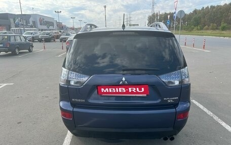 Mitsubishi Outlander III рестайлинг 3, 2007 год, 1 300 000 рублей, 8 фотография