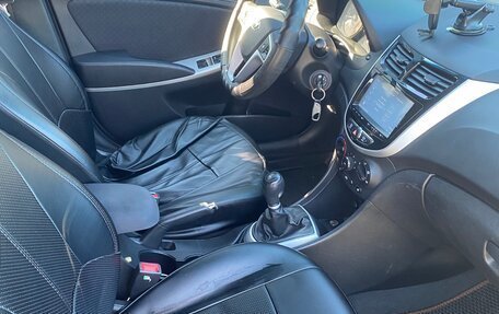 Hyundai Solaris II рестайлинг, 2012 год, 610 000 рублей, 9 фотография